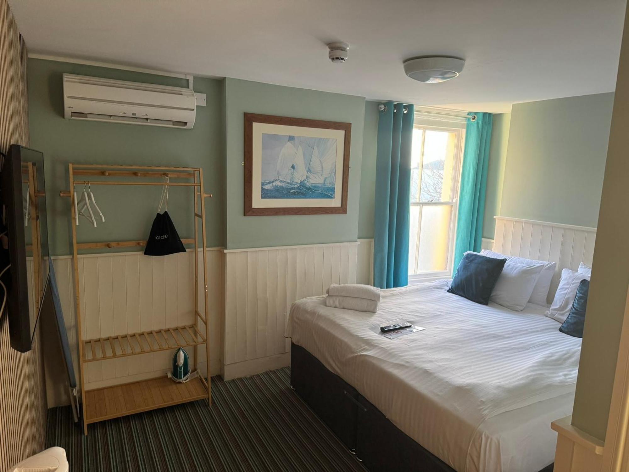 דיל The Clarendon Hotel מראה חיצוני תמונה