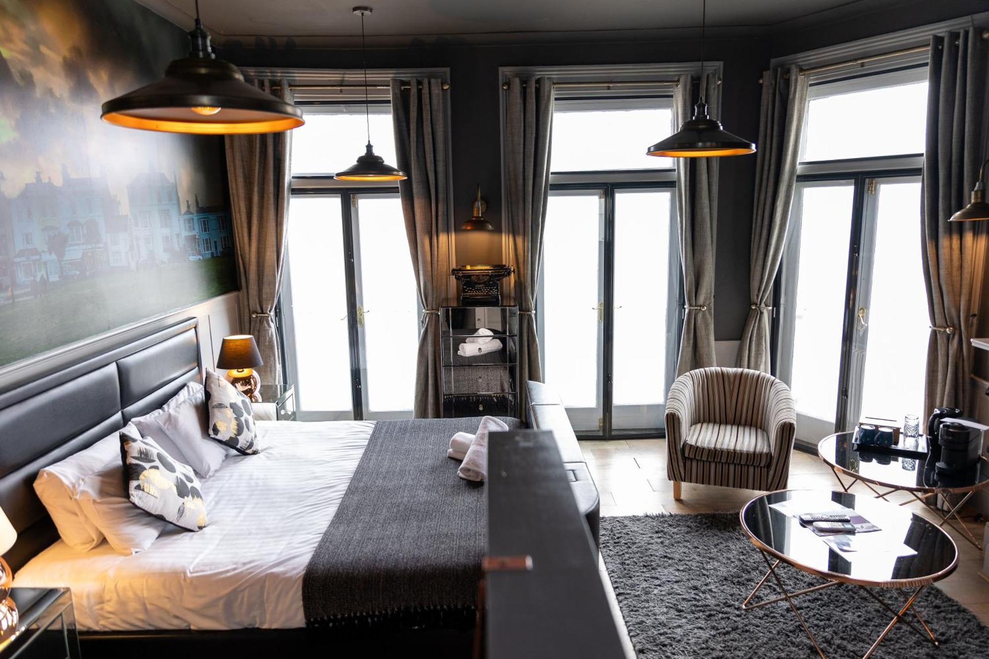 דיל The Clarendon Hotel מראה חיצוני תמונה