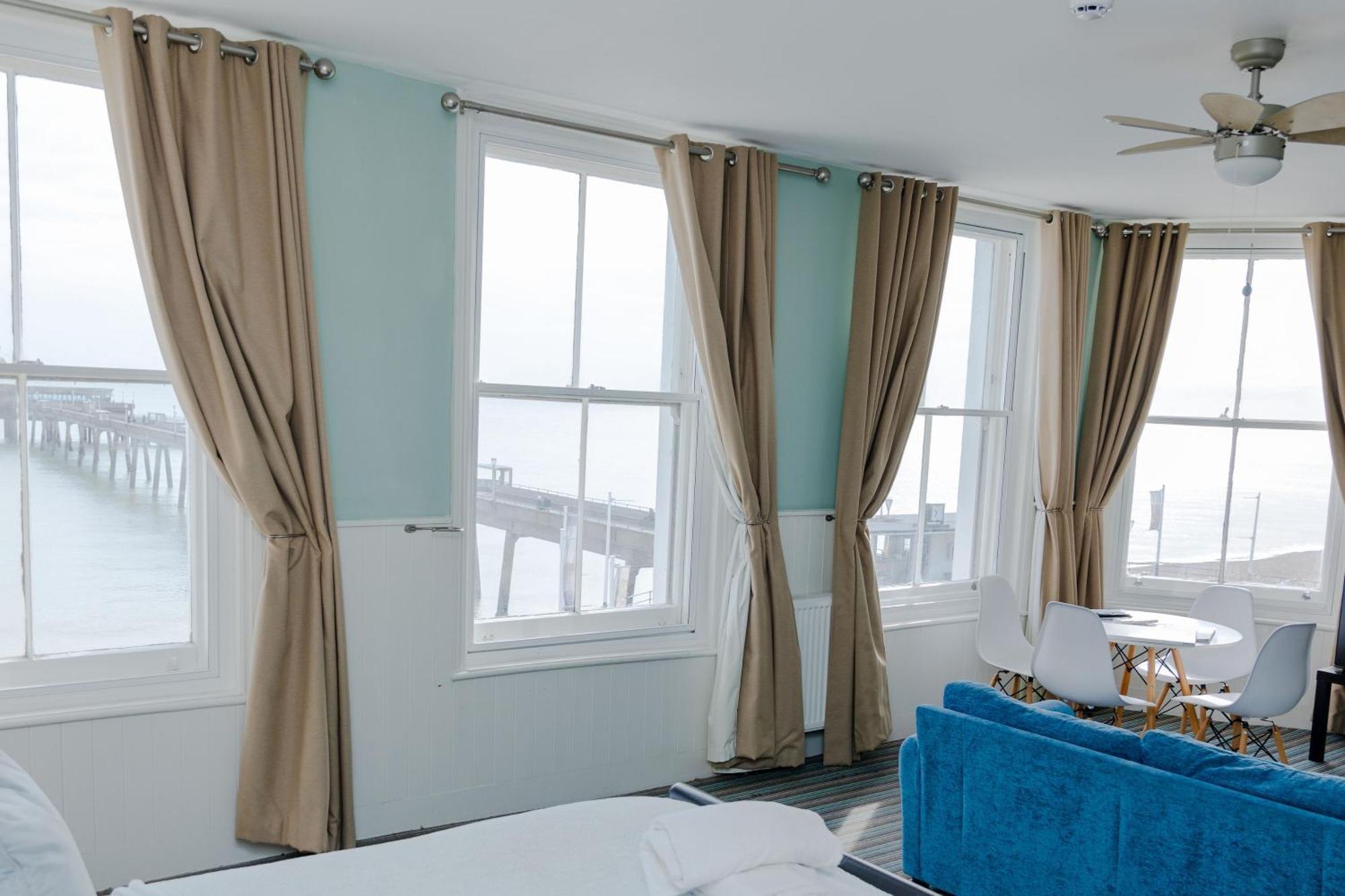 דיל The Clarendon Hotel מראה חיצוני תמונה