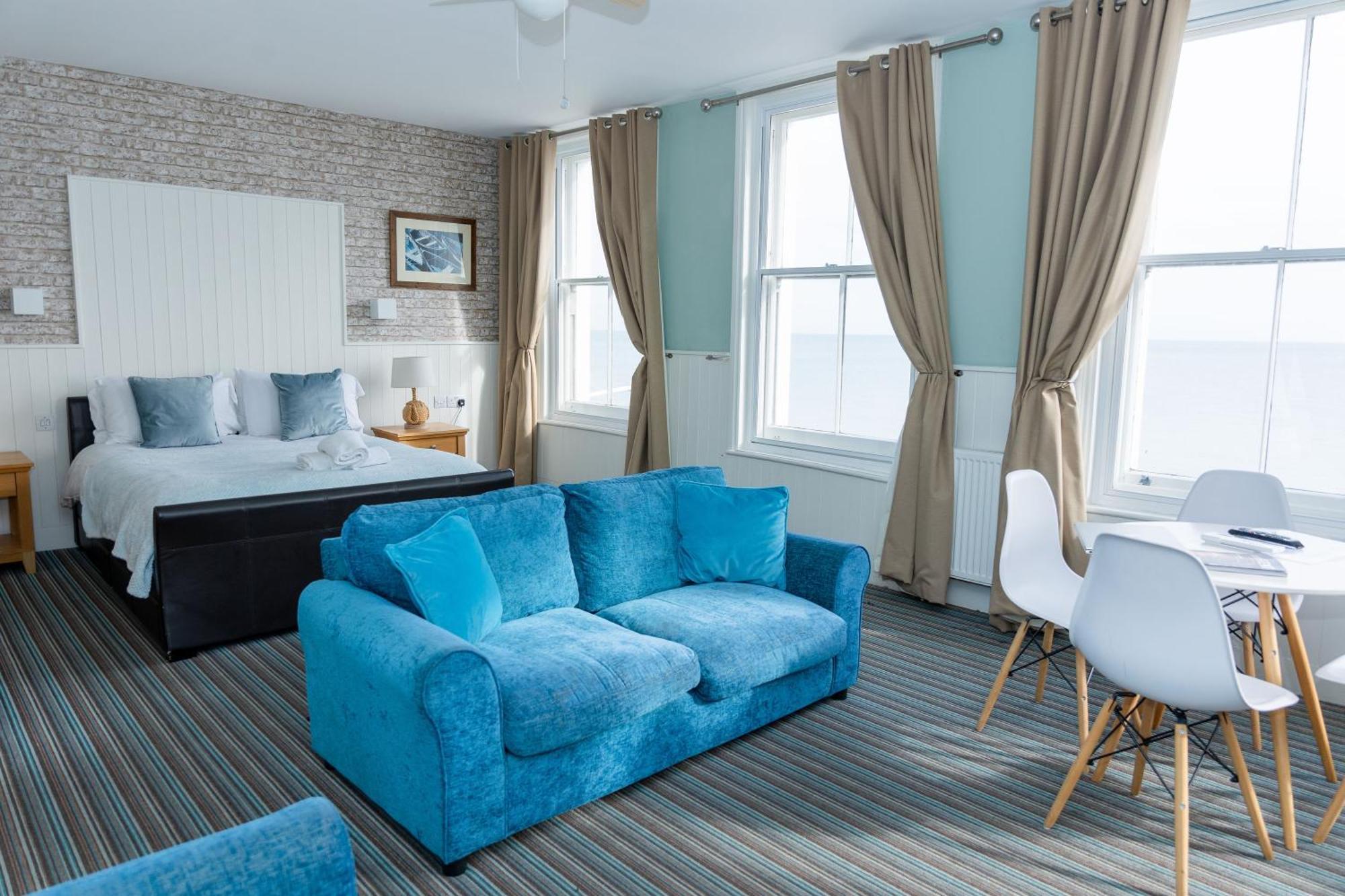 דיל The Clarendon Hotel מראה חיצוני תמונה