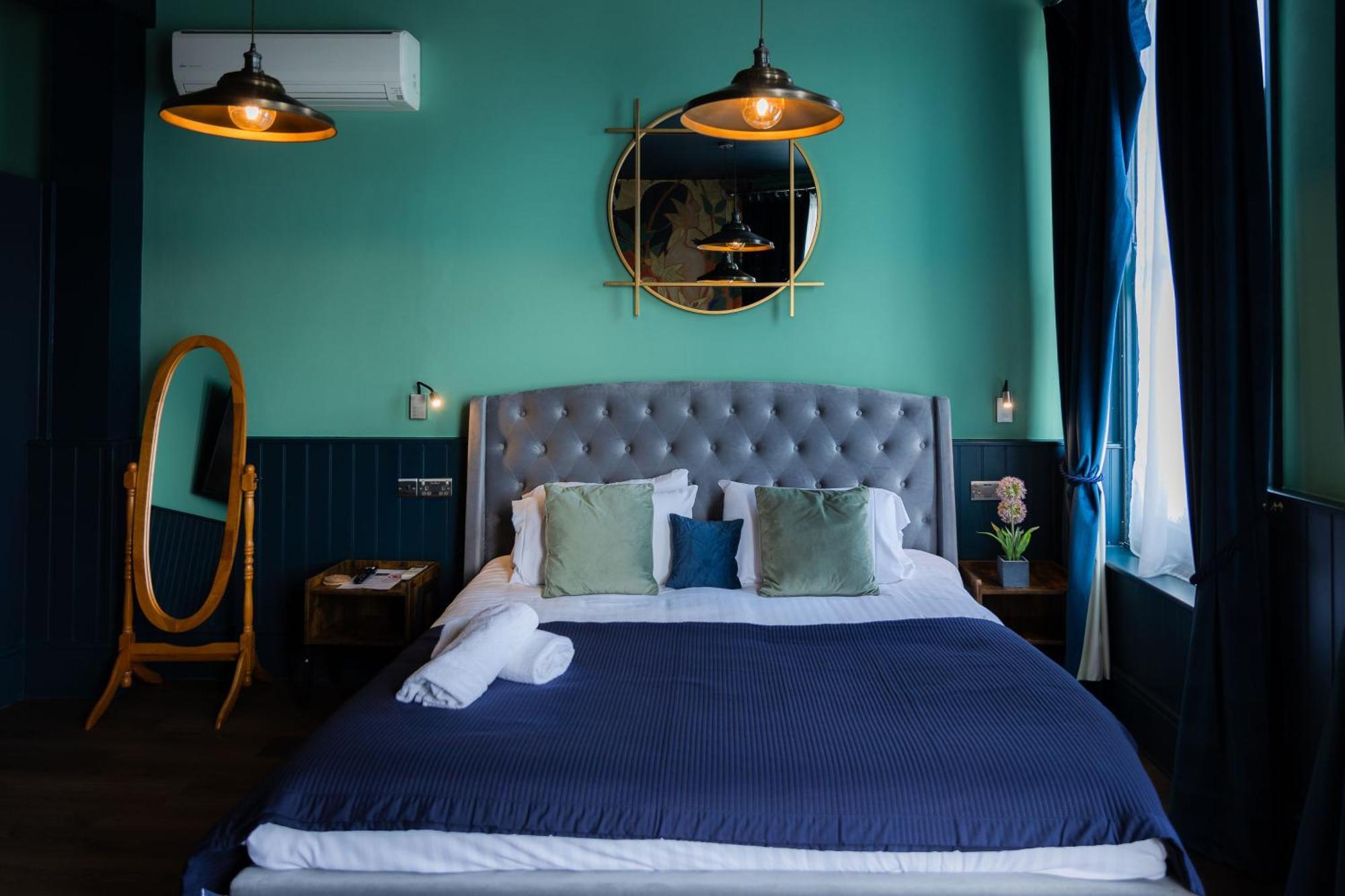 דיל The Clarendon Hotel מראה חיצוני תמונה