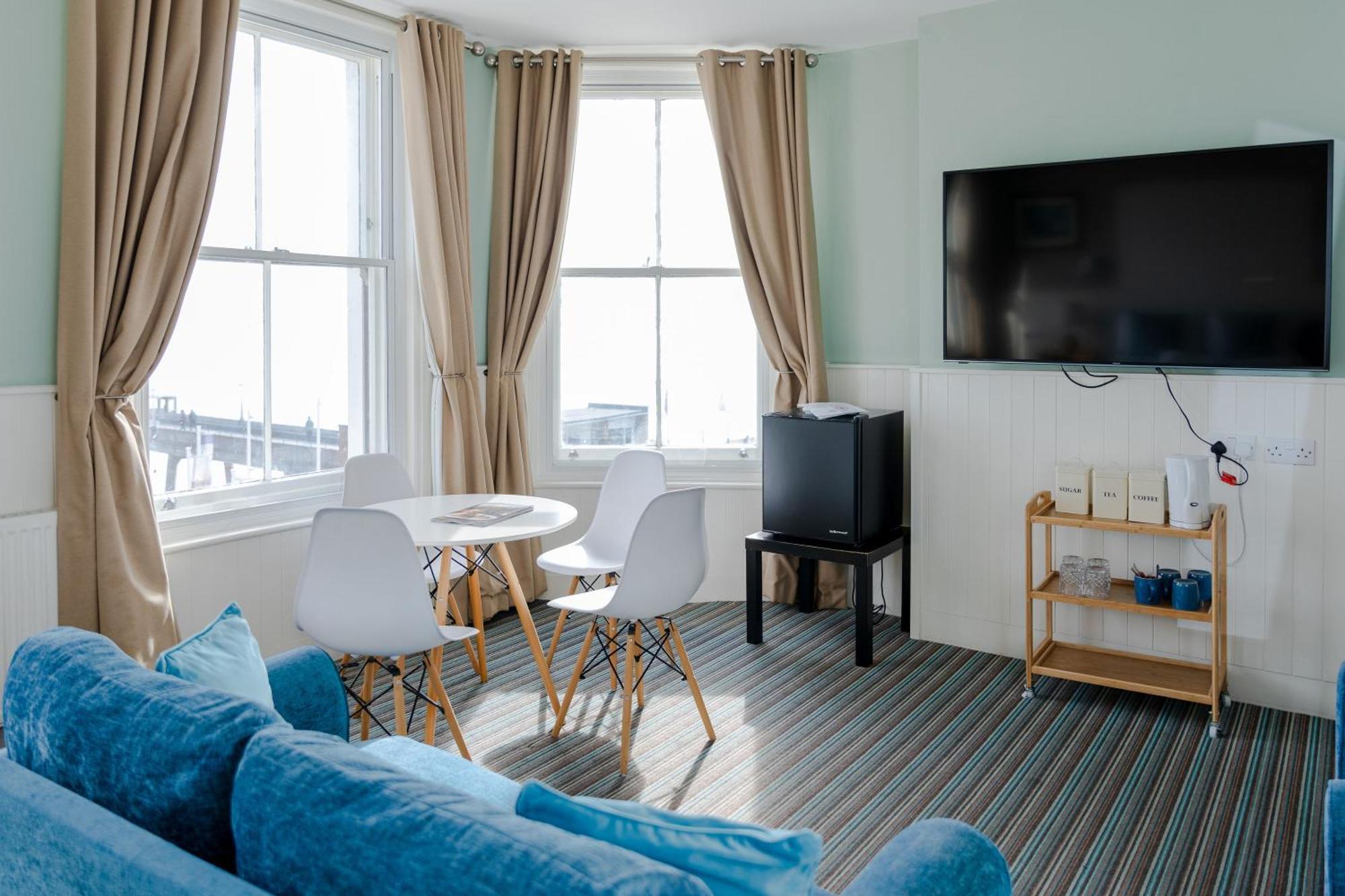 דיל The Clarendon Hotel מראה חיצוני תמונה